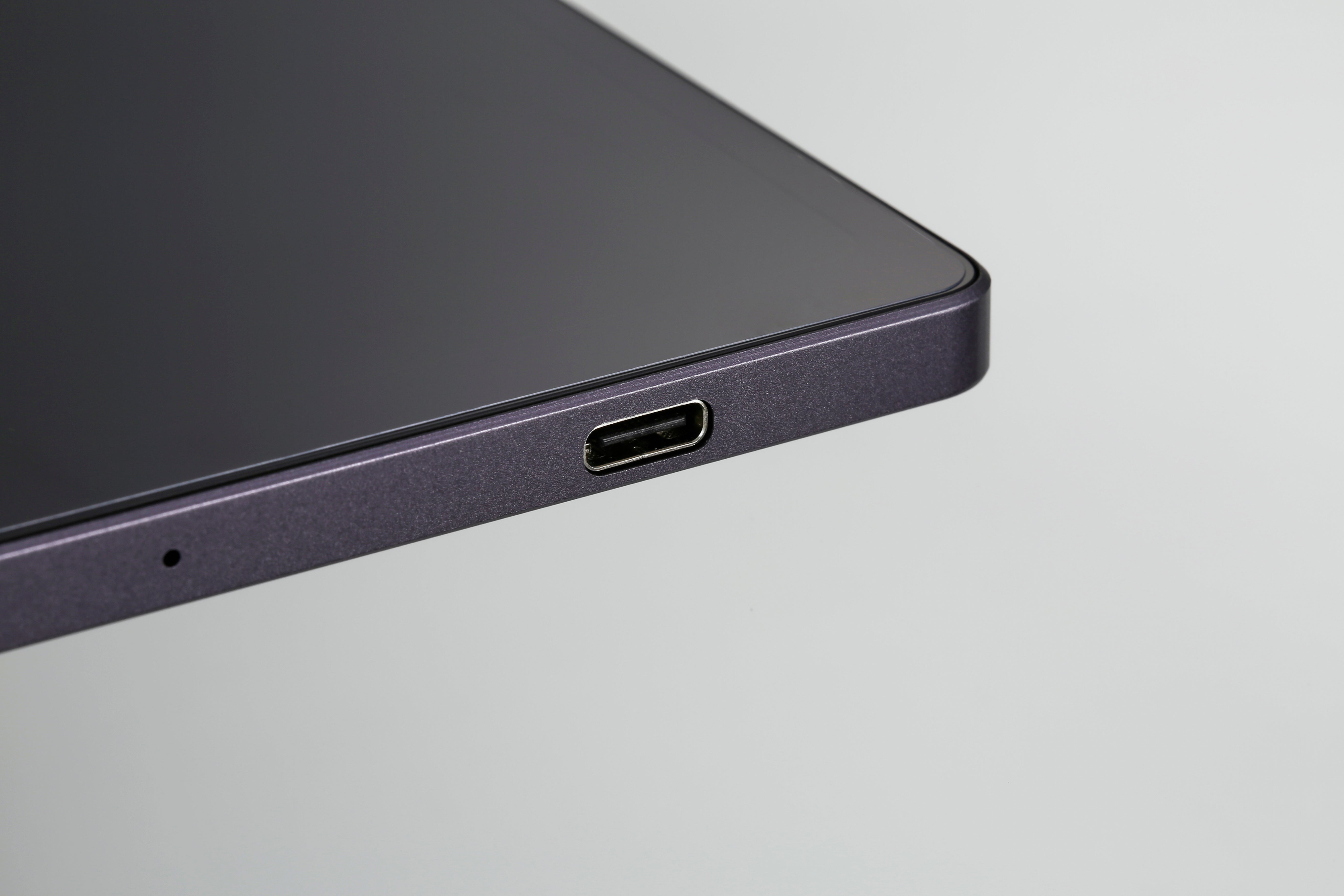 Belfida ONE（双方向タブレット型ワイヤレスモニター）